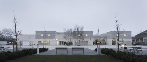 forrás: http://22.kerulet.ittlakunk.hu/files/ittlakunk/styles/large/public/upload/company/1256/budafoki_szomszedok_piaca1_danyi_balazs_epiteszforum.hu_.jpg?itok=LzcrRLzK